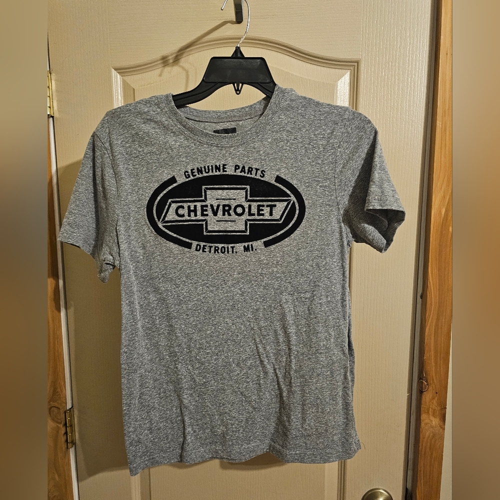 Chevrolet Bow Tie T Shirt GM Size Medium Genuine Parts Detroit, MI